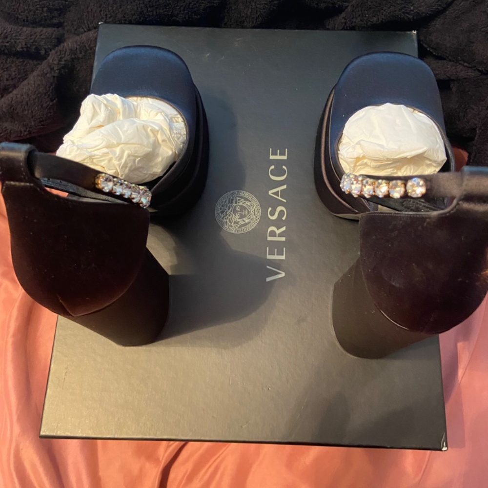 VERSACE PLATFORM PUMP - Picture 7 of 11